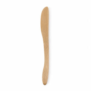 Handgefertigtes Streichmesser aus Birkenholz, ca. 23 cm, auf weißem Hintergrund
